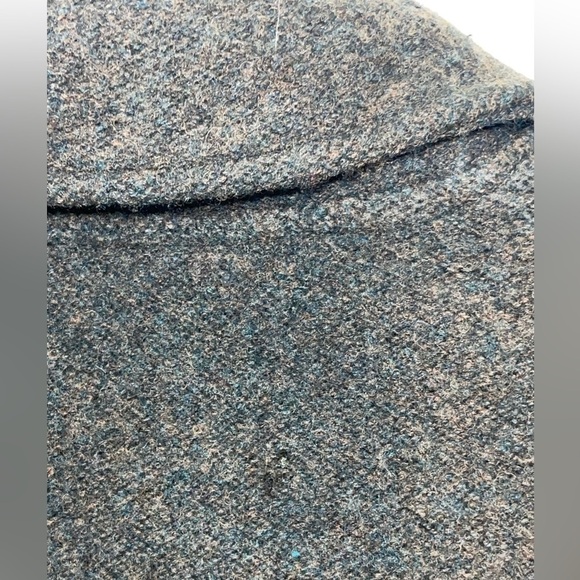 Bernardo Essentials Wool coat. Size large Has some issues but otherwise GUC - Picture 5 of 6